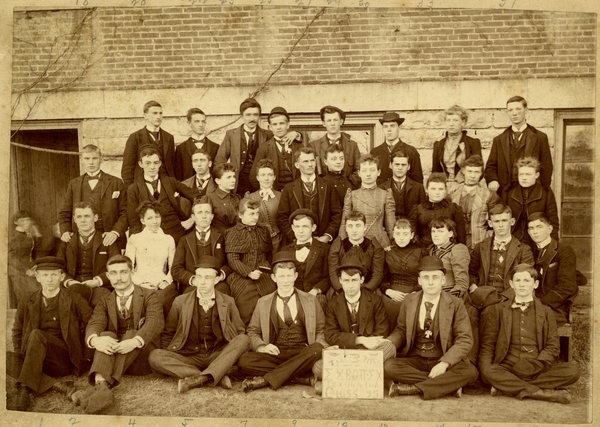 1891 Hanover College Freshman Class Beside Old Classic Hall miniatura